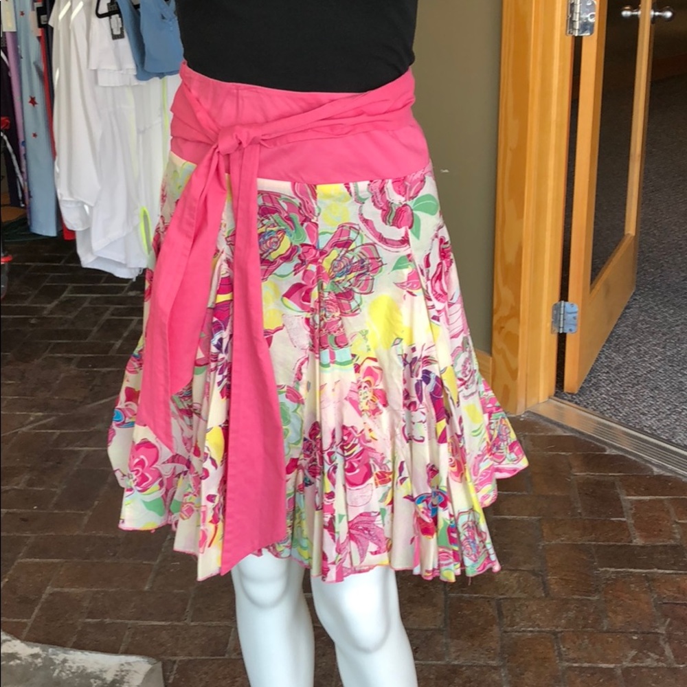Flouncy floral Bebe skirt with wrap belt